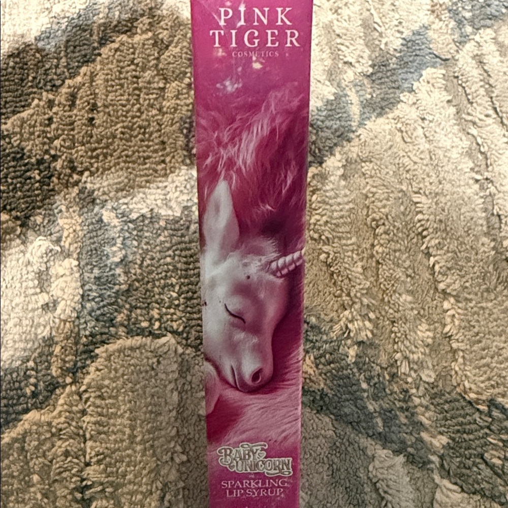 Pink Tiger Sparkling Lip plumper! 
Very pretty, so sparkly!